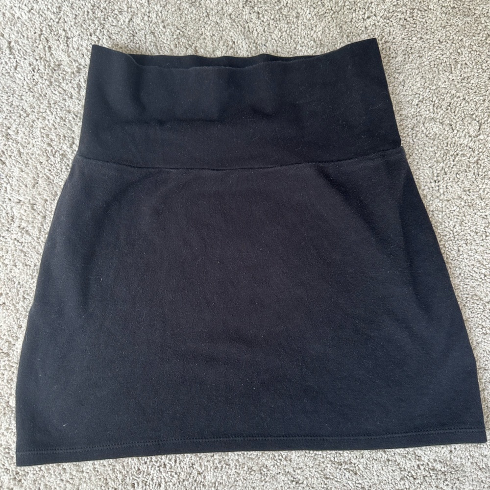AMERICAN APPAREL MINI SKIRT